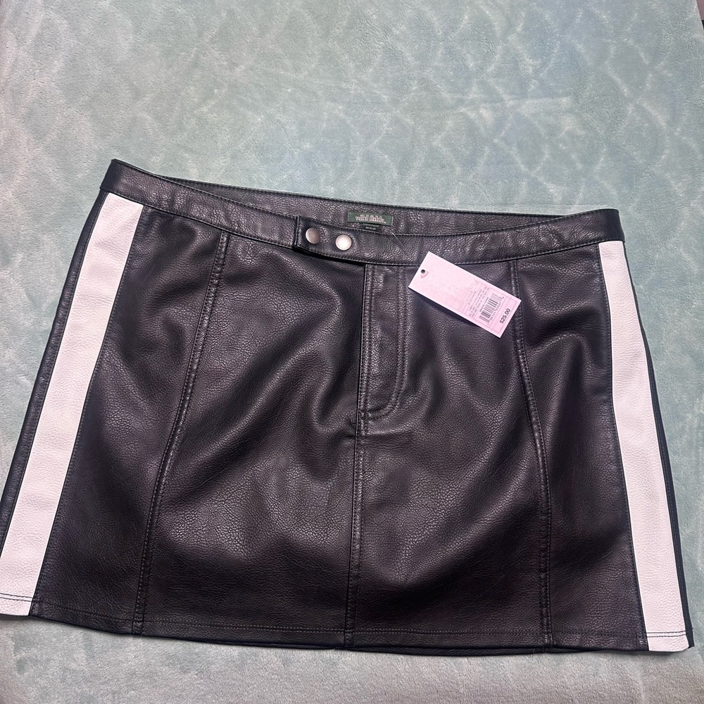 Wild Fable Black and White Mini Skirt